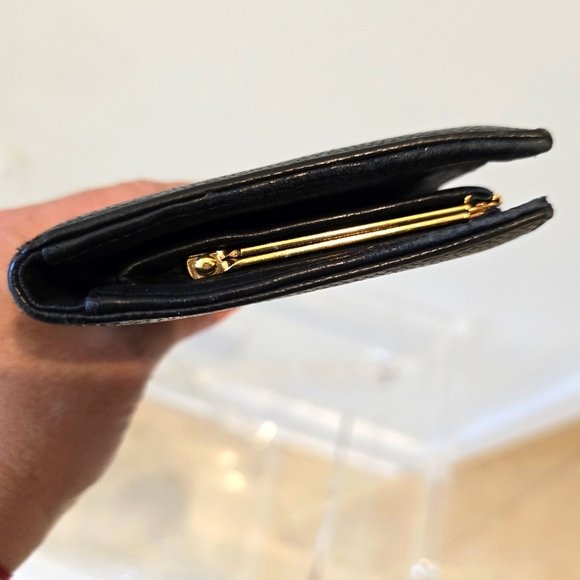 Authentic Chanel Caviar CC Leather Wallet EUC ✨️ - Picture 5 of 16